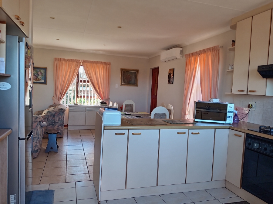 3 Bedroom Property for Sale in Strelitzia Park Eastern Cape